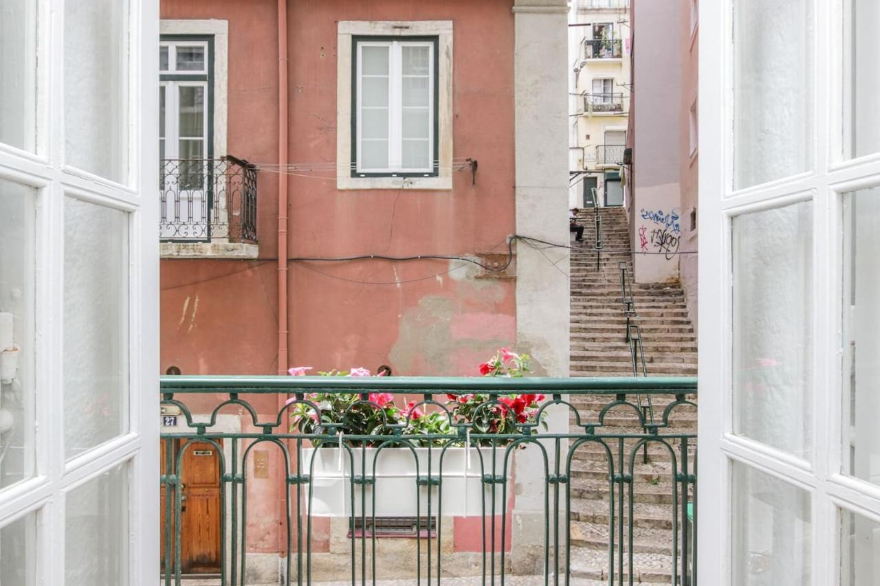Golden Cage Chiado - Charm Historic And Cozy Lejlighed Lisboa Eksteriør billede